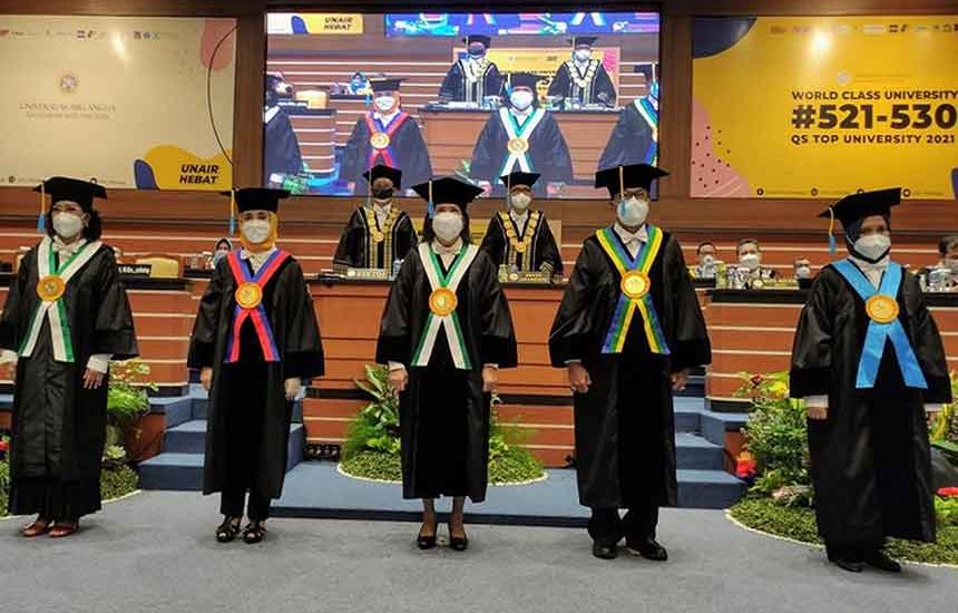 Unair Kukuhkan Lima Guru Besar Baru