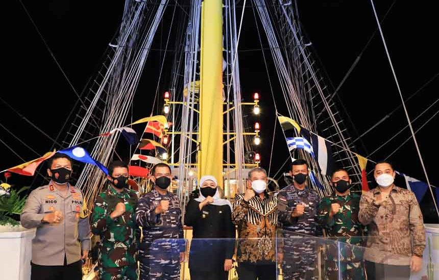 Sambut Pangkoarmada II di KRI Bima Suci
