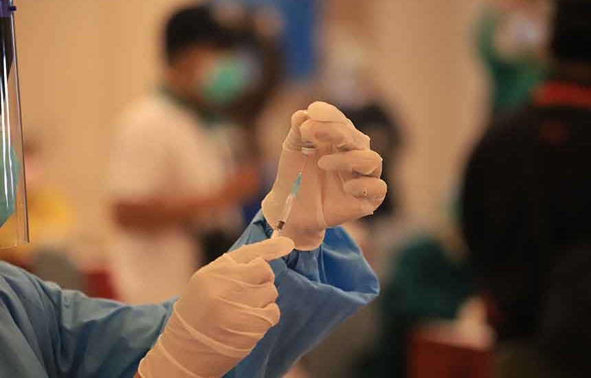 Masifkan Program Vaksinasi di Surabaya