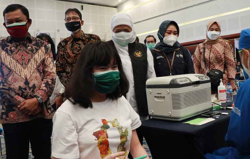Bersama OJK, Bank Jatim Gelar Vaksinasi