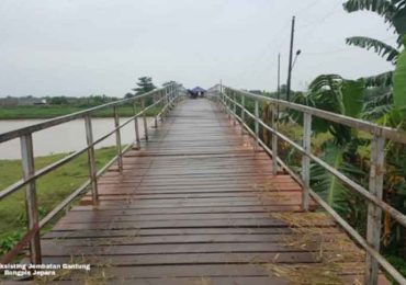 PUPR Bangun Jembatan Gantung di Jateng