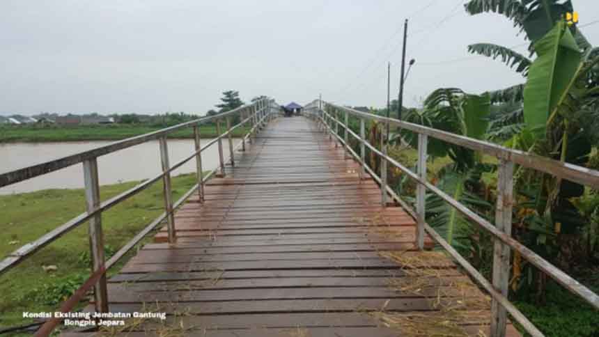 PUPR Bangun Jembatan Gantung di Jateng