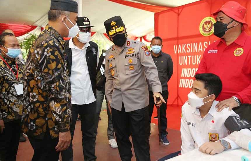 Vaksinasi Kedua Pelajar Surabaya