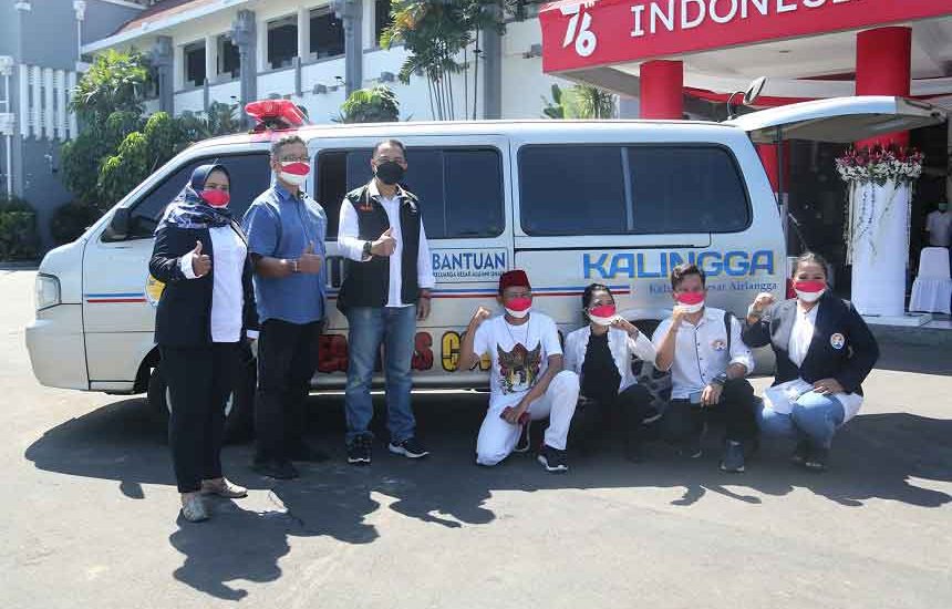 Terima Ambulans, Bakal untuk Mobil Vaksin