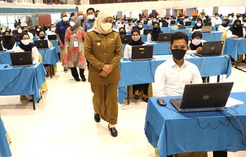 Khofifah Motivasi Peserta Seleksi CPNS