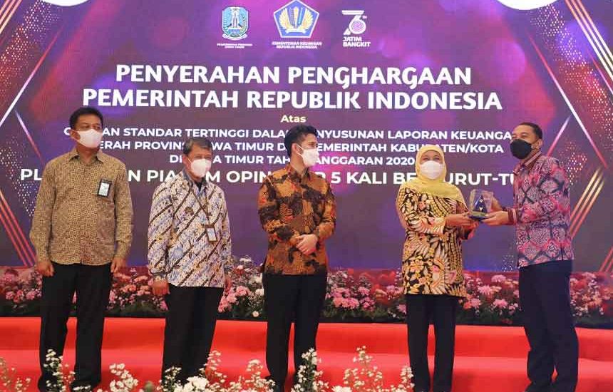 9 Kali Surabaya Raih Opini WTP
