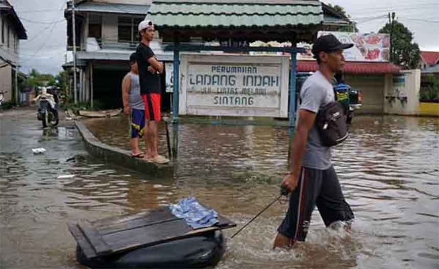 Mengurai Genangan Panjang di Sintang