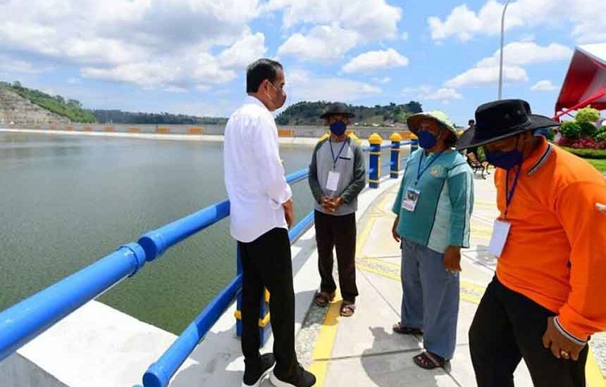 Jokowi Resmikan Bendungan Karalloe
