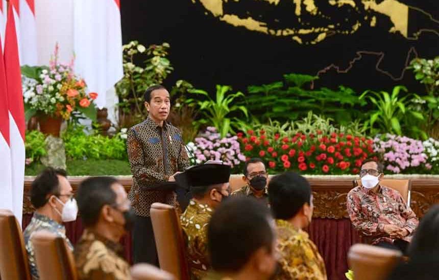 Menuntaskan Pelanggaran HAM Berat
