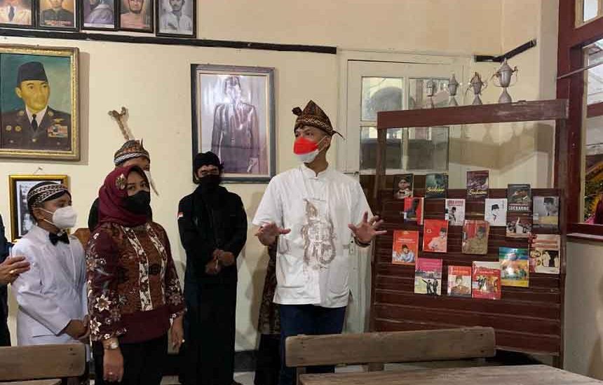 Ganjar Napak Tilas di Sekolah Soekarno