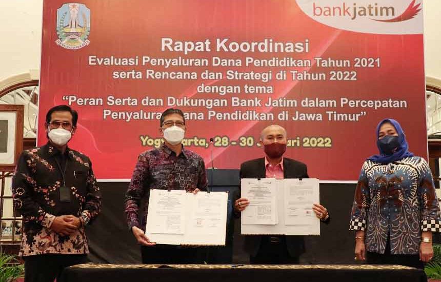 Bank Jatim Bantu Salurkan BOS