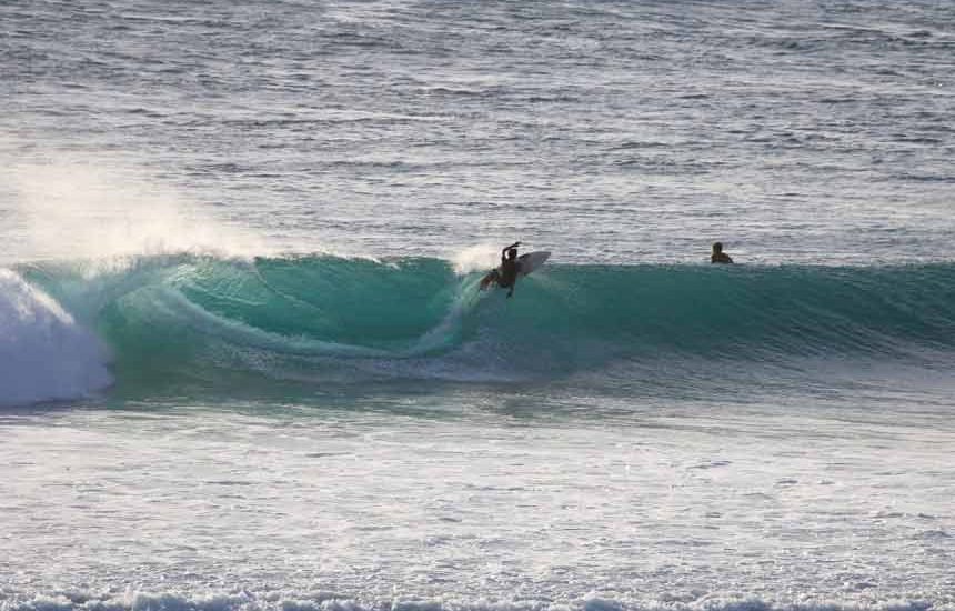 Menunggang Ombak Kidal Desert Point