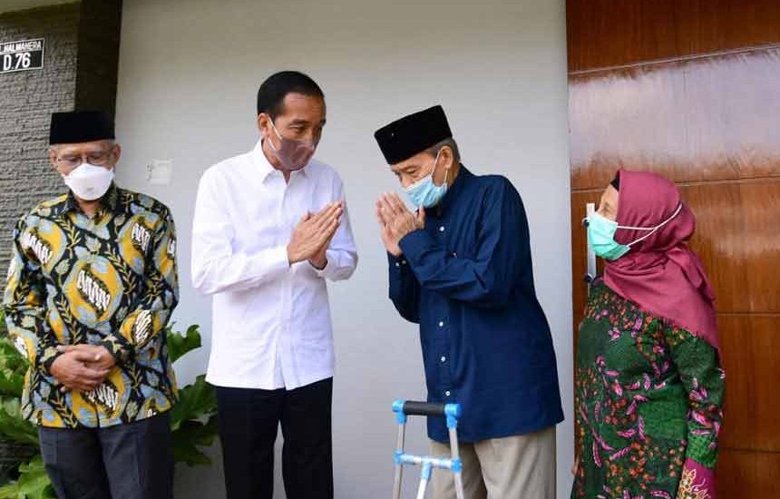 Jokowi Jenguk Buya Syafii di Sleman