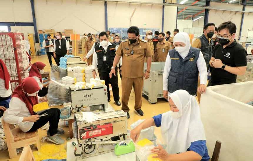 Khofifah: Bayar Penuh THR Pekerja