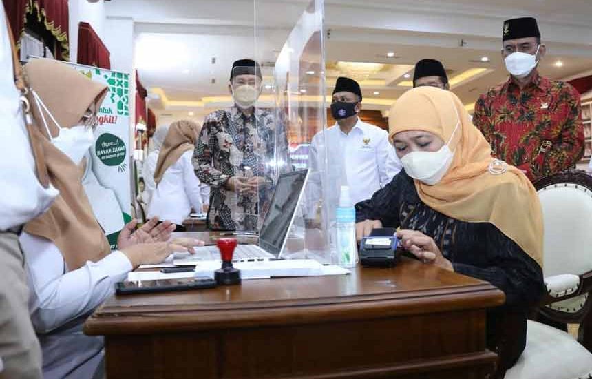 Gubernur, OPD dan BUMD Kompak Serahkan Zakat