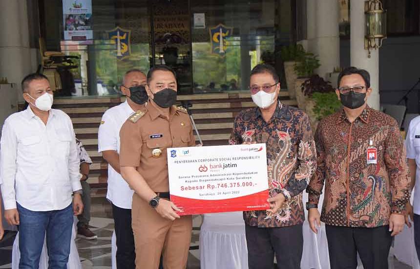 CSR Bank Jatim ke Pemkot Surabaya