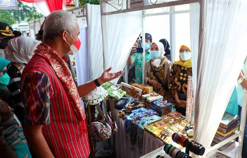 Ganjar Beri Pelatihan Usaha Difabel