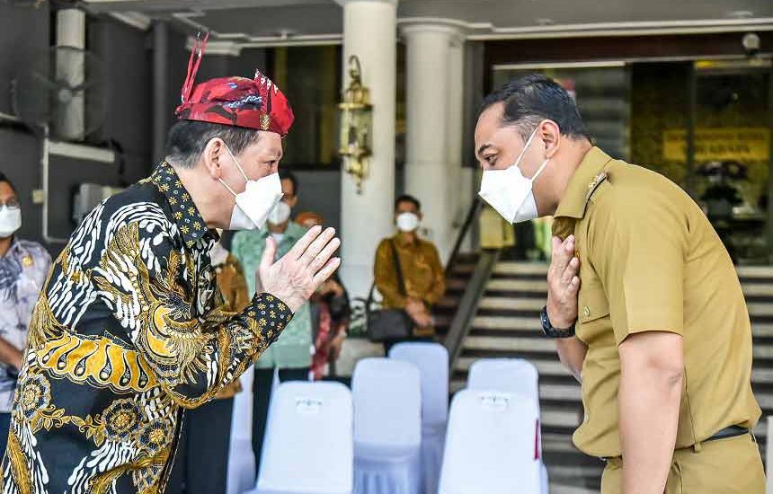 3.000 Sembako Mayapada ke Warga Surabaya