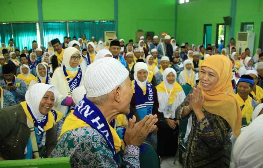 Khofifah : Pastikan CJH Vaksin Lengkap