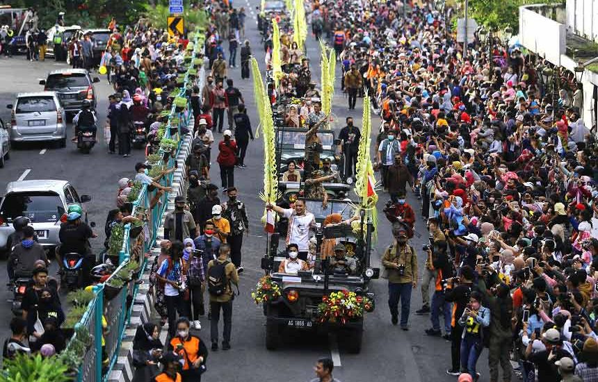 Warga Antusias di Surabaya Vaganza Warga Sangat Antusias di Surabaya Vaganza