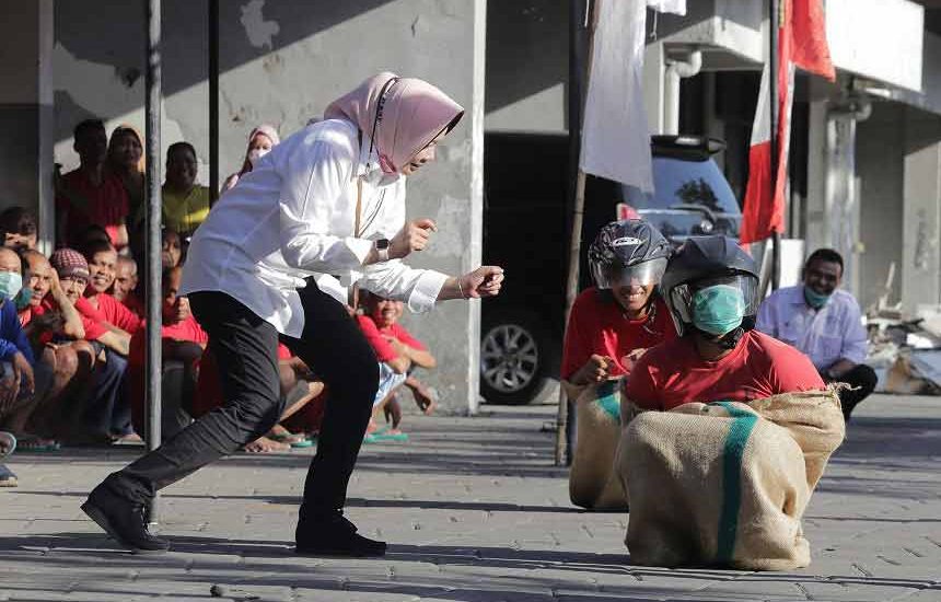 Heboh! ODGJ Lomba Balap Karung