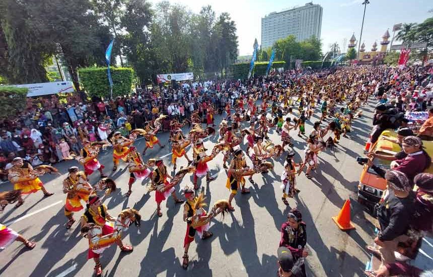 Meriahnya Gamelan Kolosal di Semarang