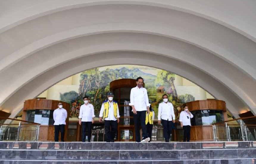 Jokowi Tinjau Progres Renovasi TMII