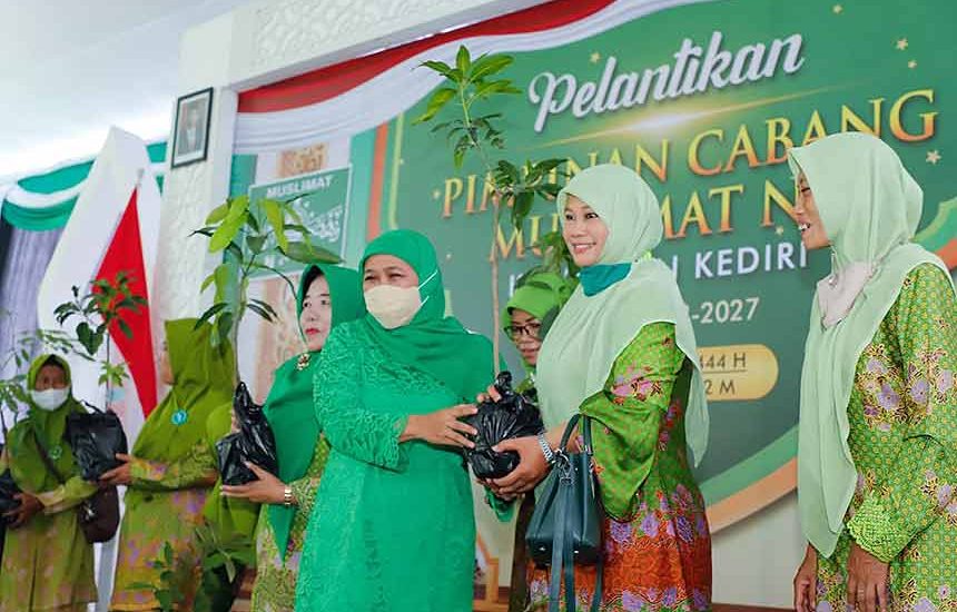 Khofifah Ajak Muslimat NU Sedekah Oksigen