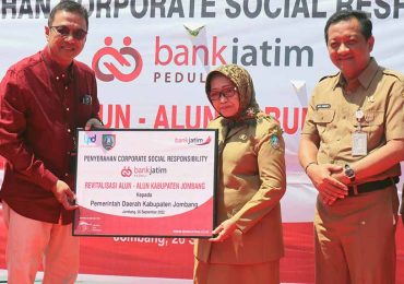 CSR Bank Jatim Revitalisasi Alun-Alun Jombang