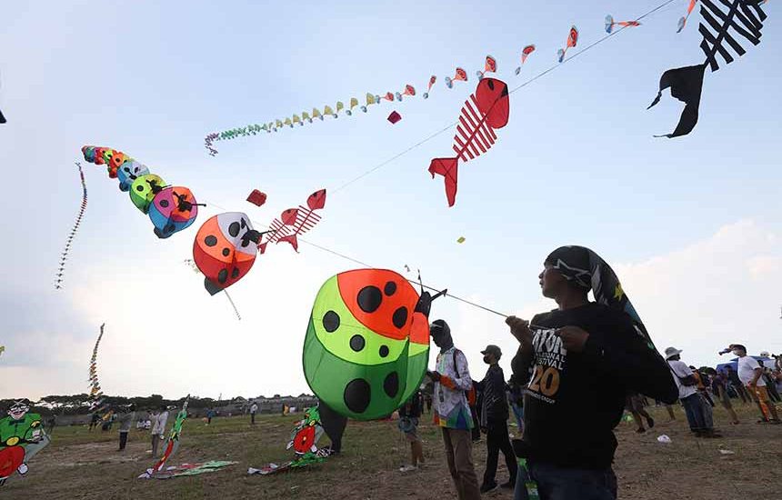Sempat Terhenti, Surabaya Kite Festival 2022 Sukses