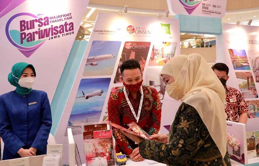 Khofifah Ajak Masyarakat Healing