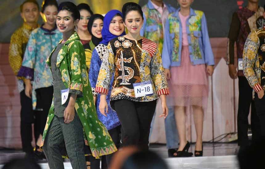 Cak Ning 2022 Kenakan Batik Khas Surabaya
