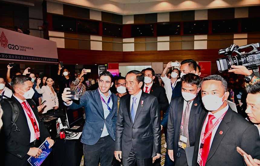 Saat Jokowi Tinjau Media Center G20