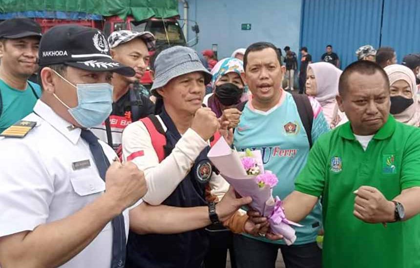 Ketua PWI Jatim Sambut Kontingen Sulawesi