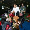 Jokowi Kunjungi Tenda Pengungsi