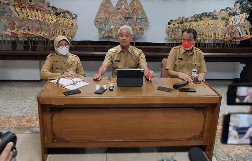 Ganjar Umumkan UMP Jateng 2023 Naik 8,01 Persen