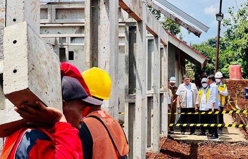 Presiden Tinjau Progres Pembangunan Rumah Tahan Gempa di Cianjur