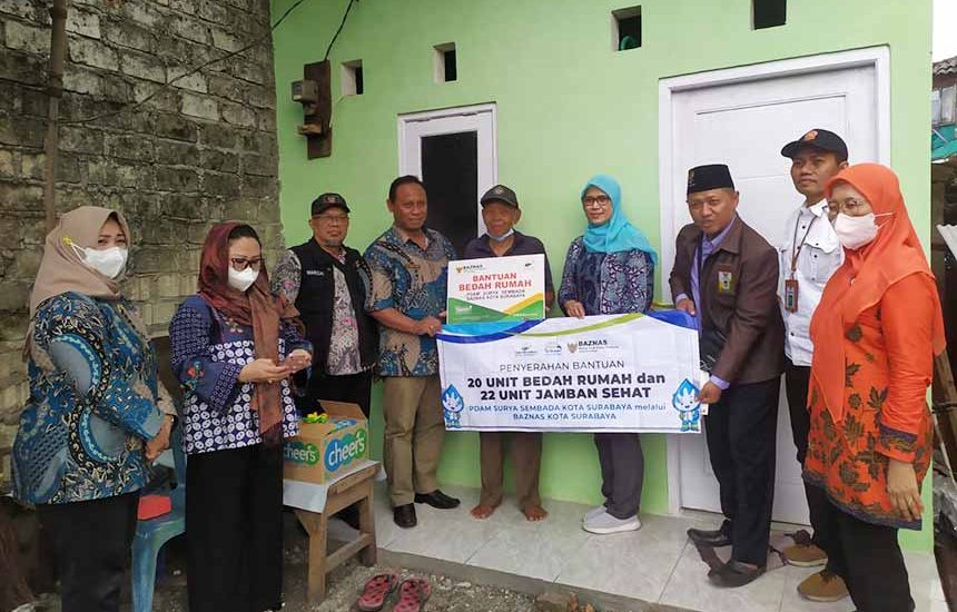 PDAM Surabaya Bedah Rumah Tidak Layak Huni