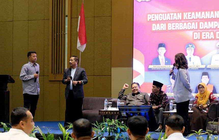 Cari Solusi Atasi Kelompok Remaja Bersenjata