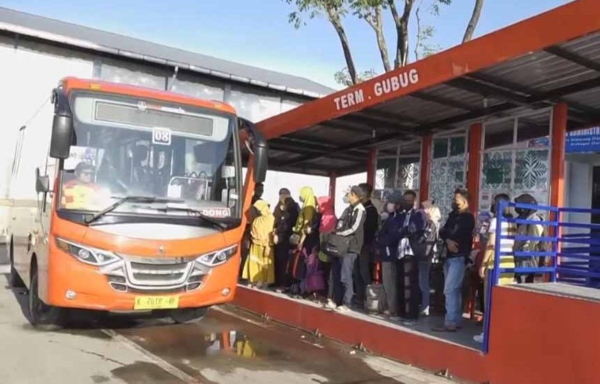 Bus Trans Jateng Pangkas Biaya Transportasi Buruh