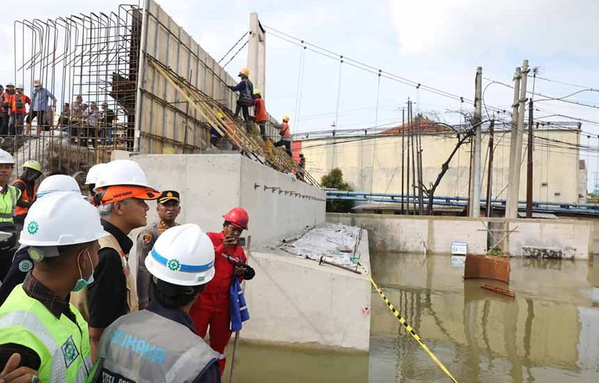 Ganjar Minta Maaf Perbaikan Jembatan Bikin Macet