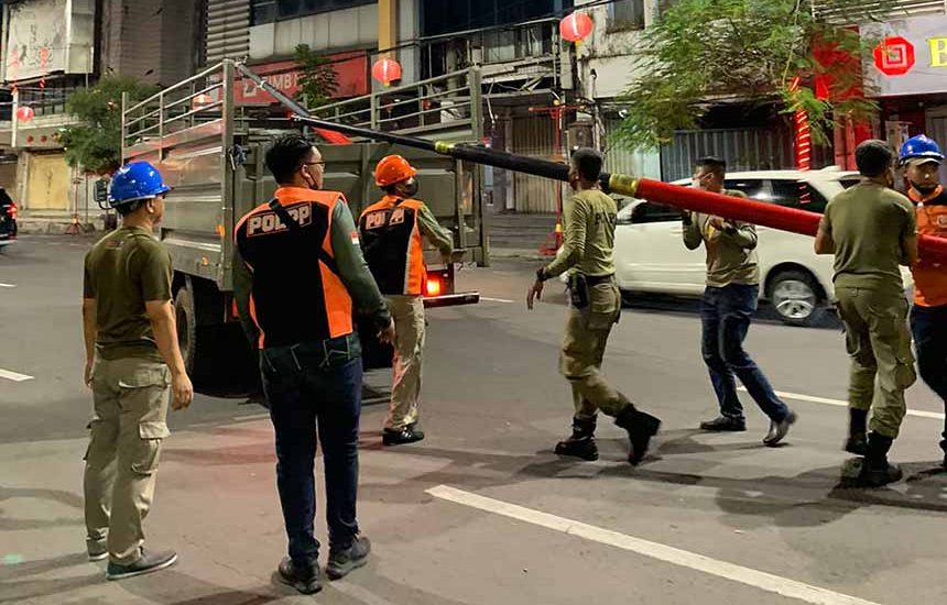 Bongkar Utilitas Bodong di Surabaya