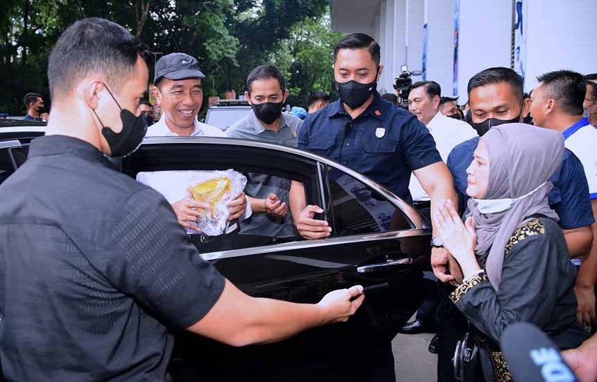 Cerita Vivi yang Produknya Dicoba Jokowi