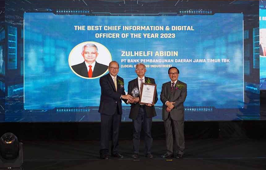 Digitalisasi Bank Jatim Raih 3 Awards