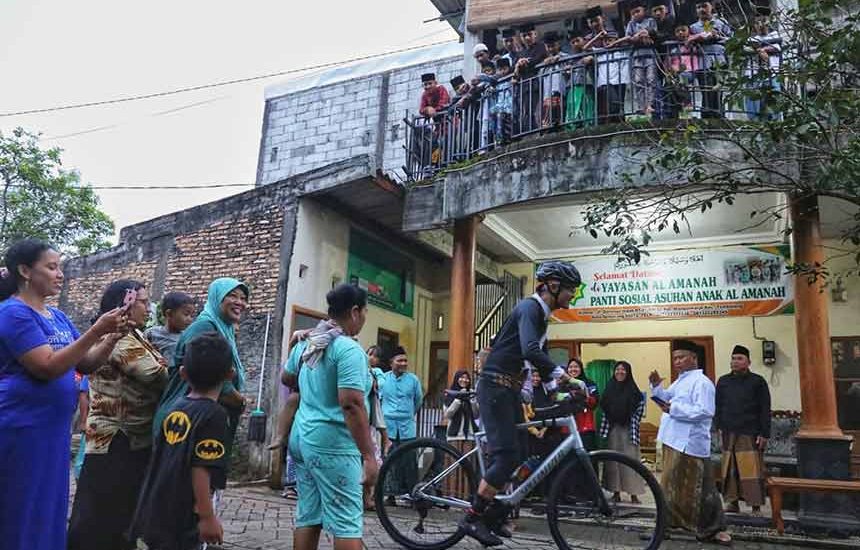 Berbagi Kebahagiaan di Wisma Lansia