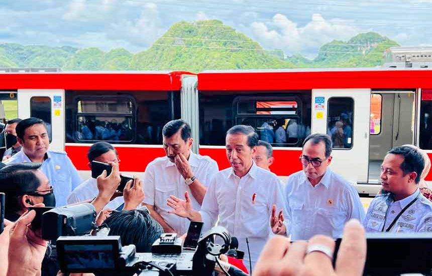 Jalur KA Pertama di Sulawesi Diresmikan