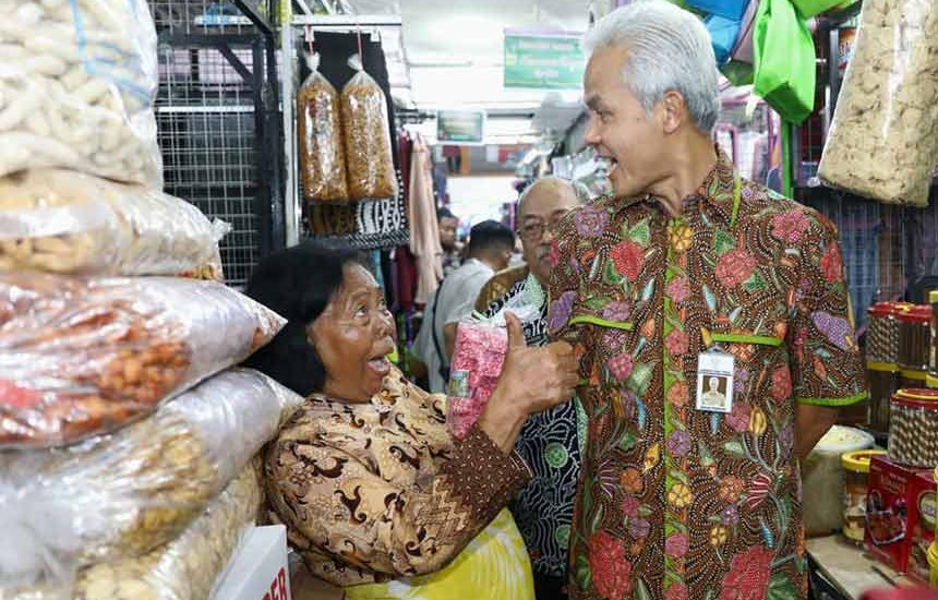 Ganjar Pantau Harga Bahan Pokok