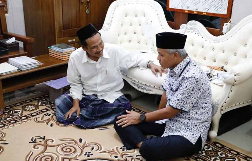 Ganjar Pranowo Syawalan ke Gus Baha
