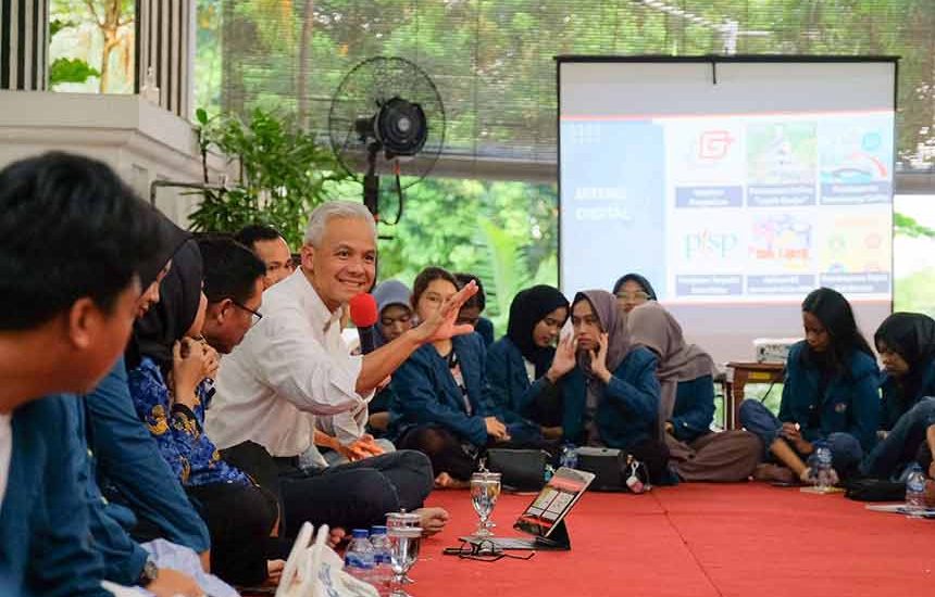 Mahasiswa Universitas Lampung Sambangi Ganjar