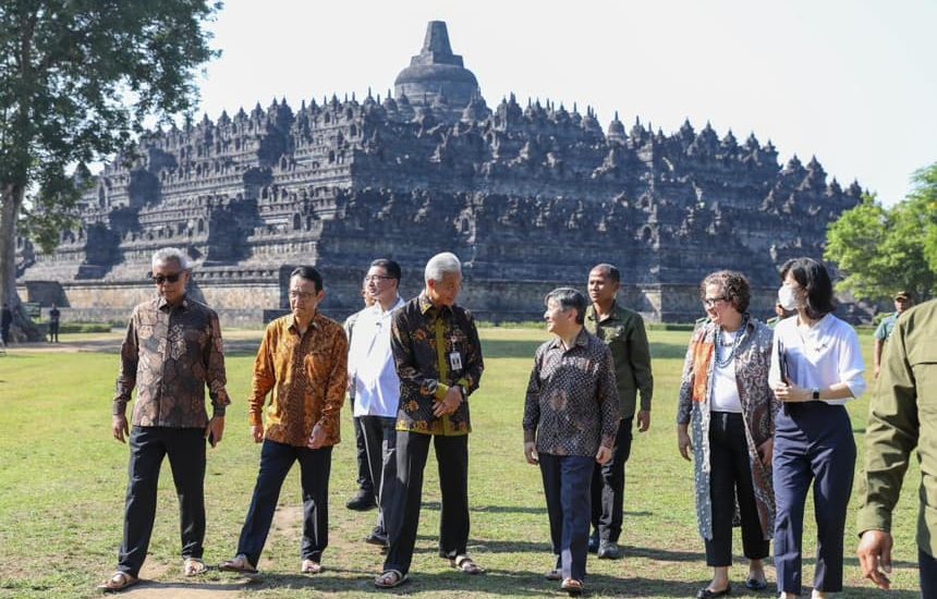 Kaisar Jepang Terkesan Candi Borobudur